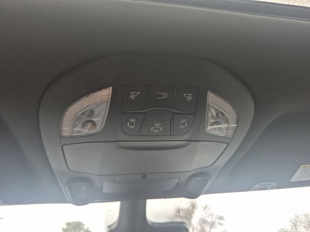 Used 2024 Chrysler Pacifica Premium FWD image 28