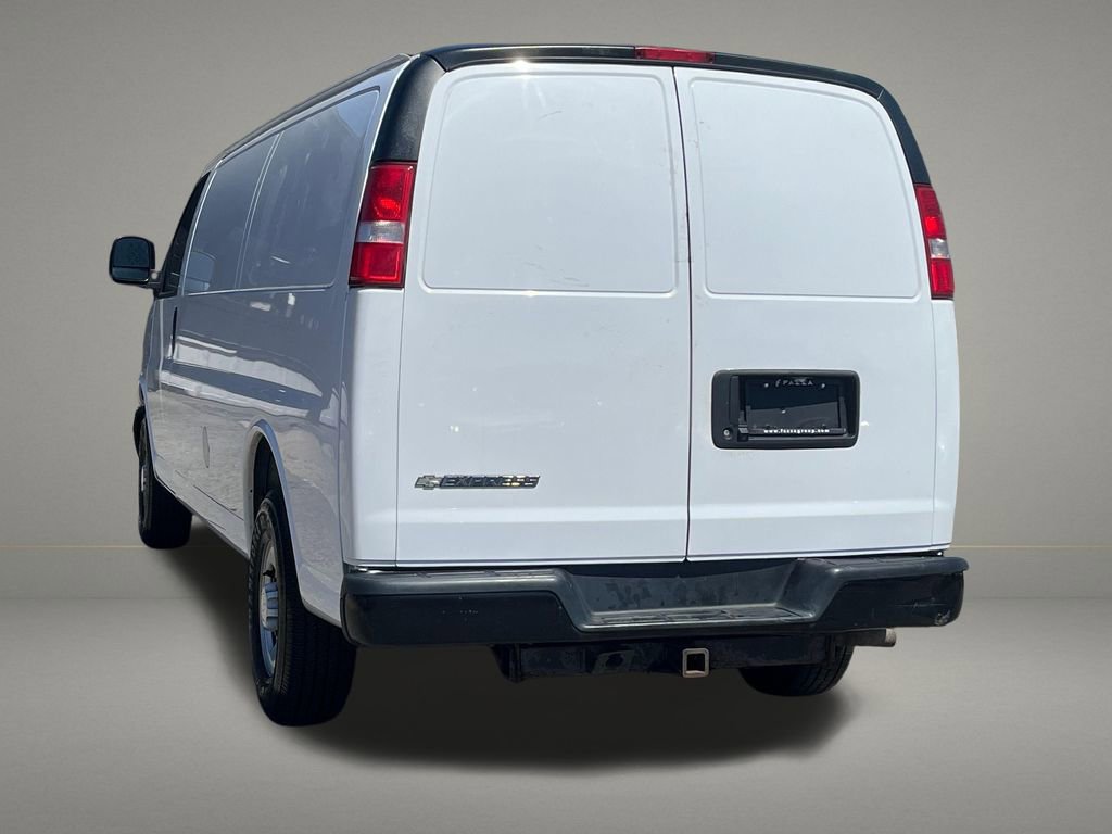 Used 2020 Chevrolet Express 3500 Extended w/ Driver Convenience Package RWD image 3
