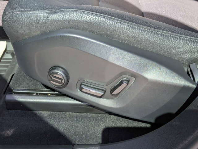 Used 2023 Volvo XC60 B5 Plus w/ Protection Package Premier FWD image 28