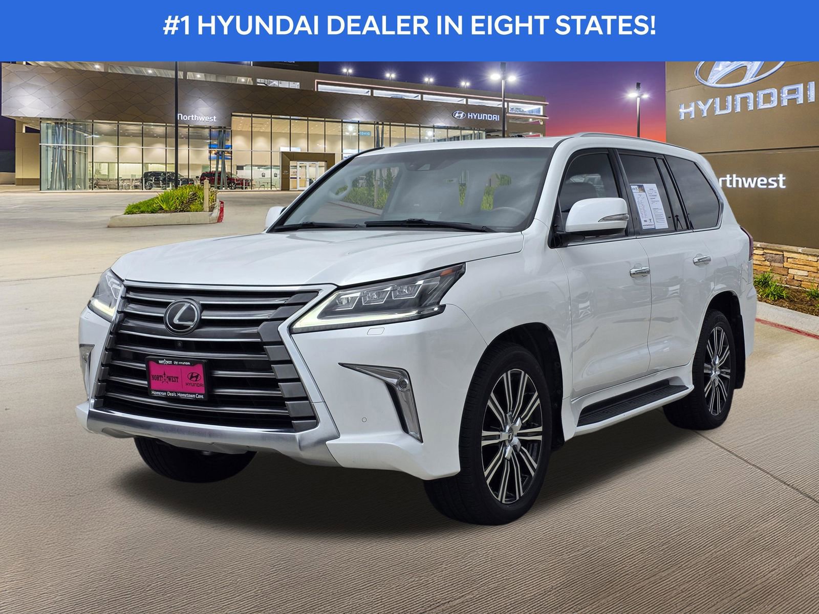Used 2019 Lexus LX 570 4WD w/ Luxury Package image 2