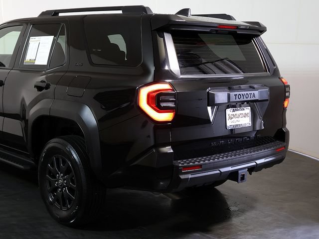 Used 2025 Toyota 4Runner SR5 AWD/4WD image 11