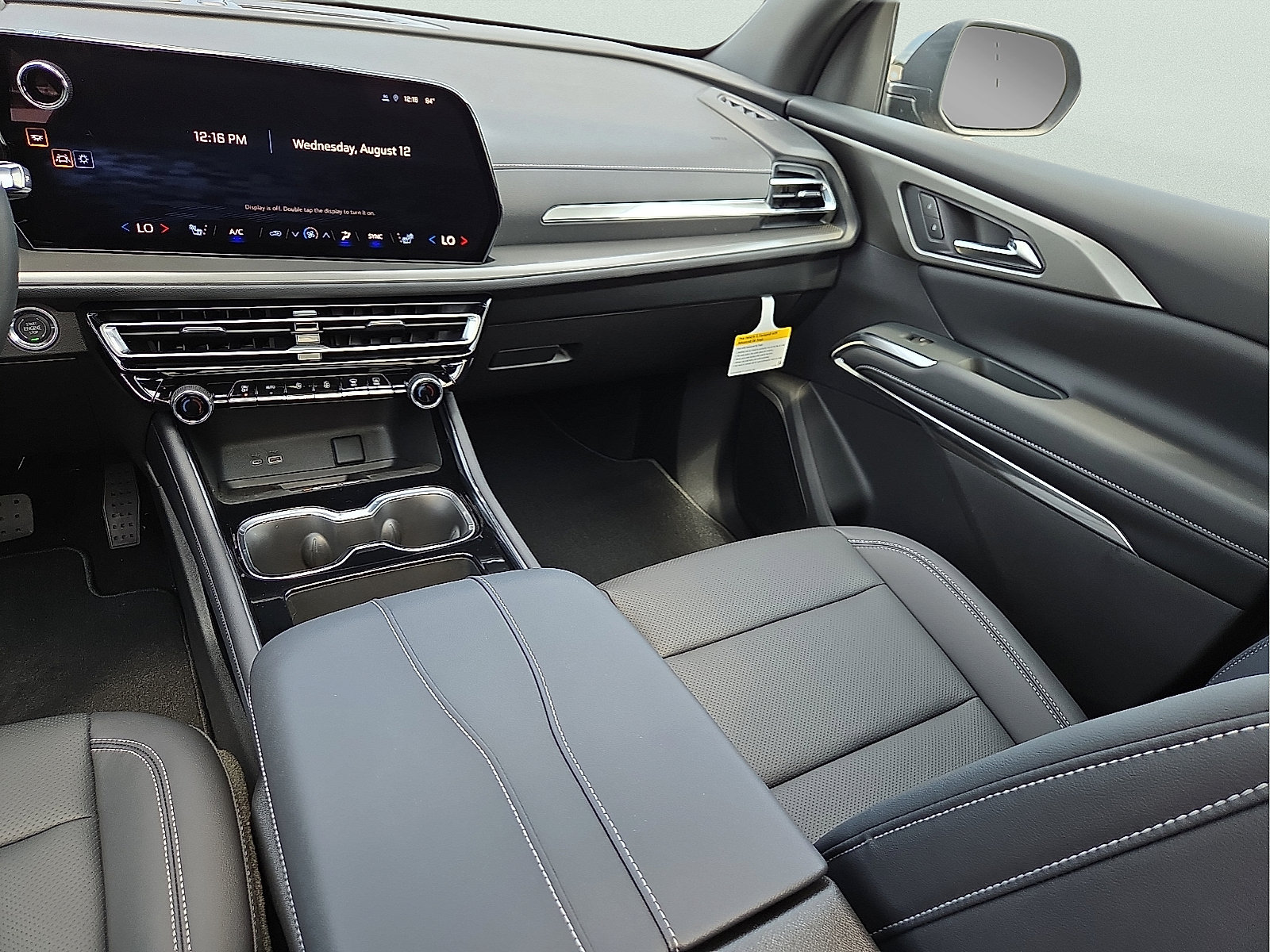New 2027 Chevrolet Traverse LT w/ Sun and Wheel Package FWD image 13