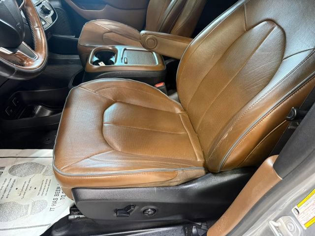 Used 2020 Chrysler Pacifica Limited FWD image 23