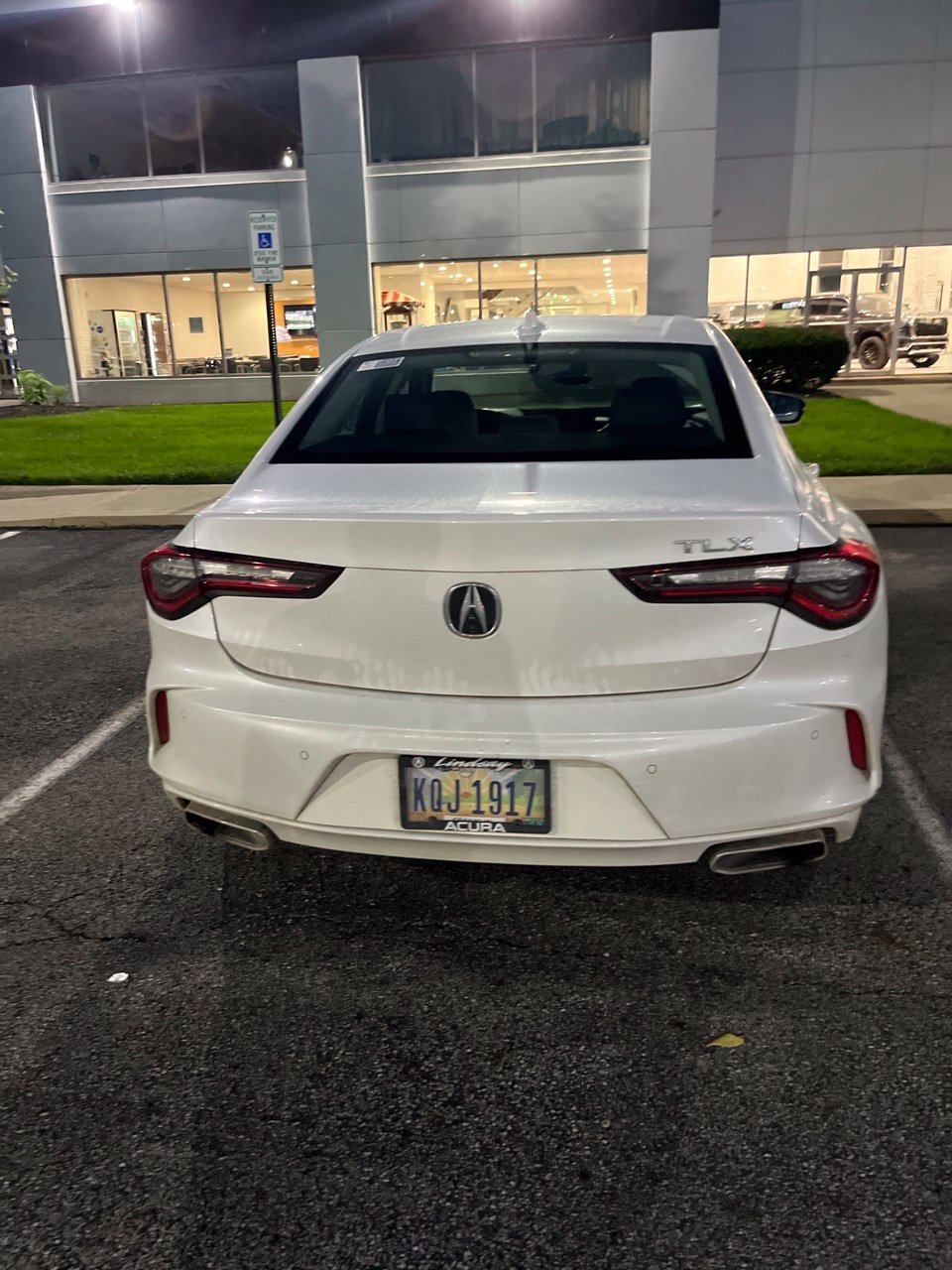 Used 2022 Acura TLX w/ Technology Package FWD image 3