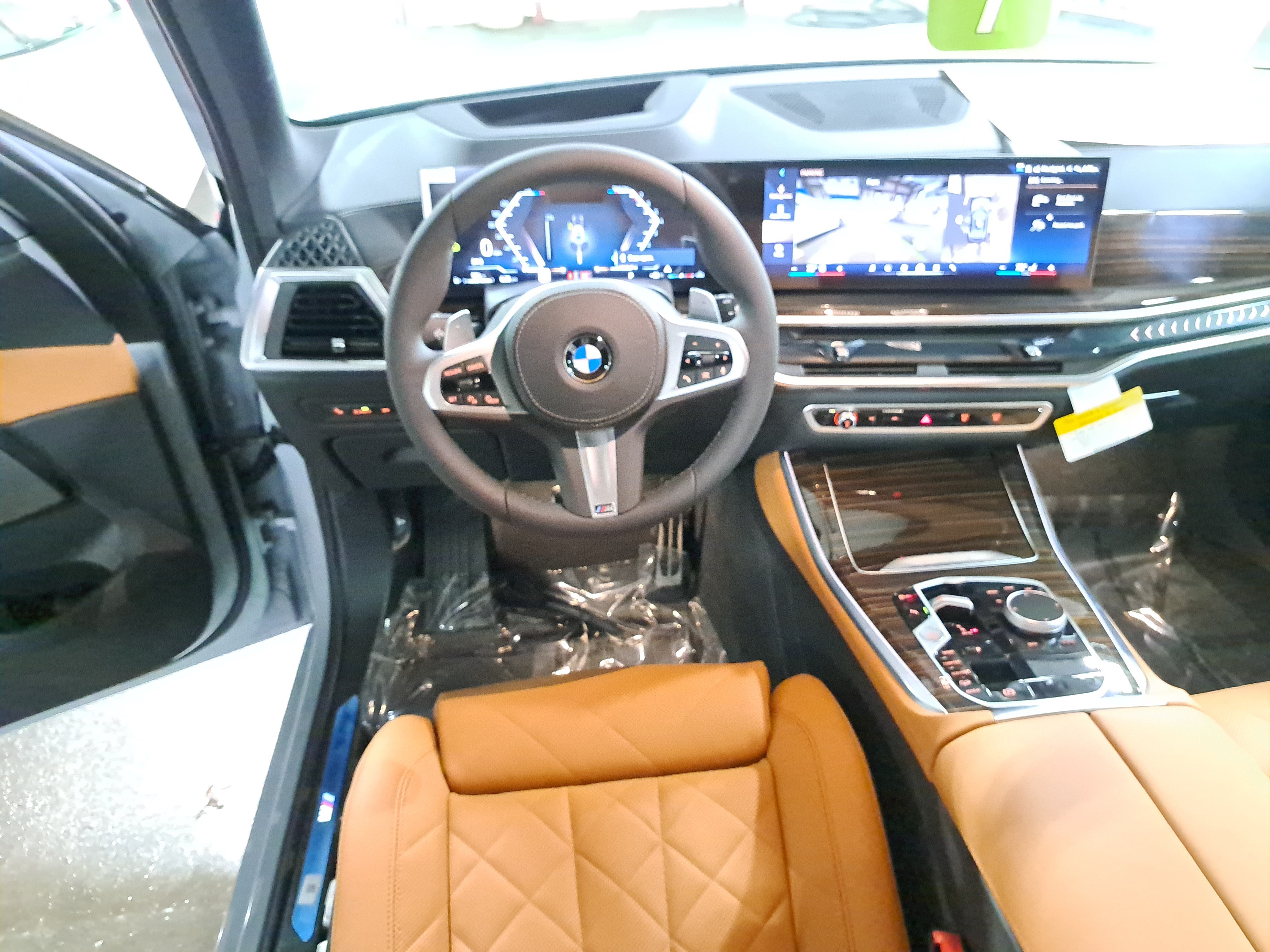New 2026 BMW X5 xDrive40i w/ M Sport Package AWD/4WD image 16