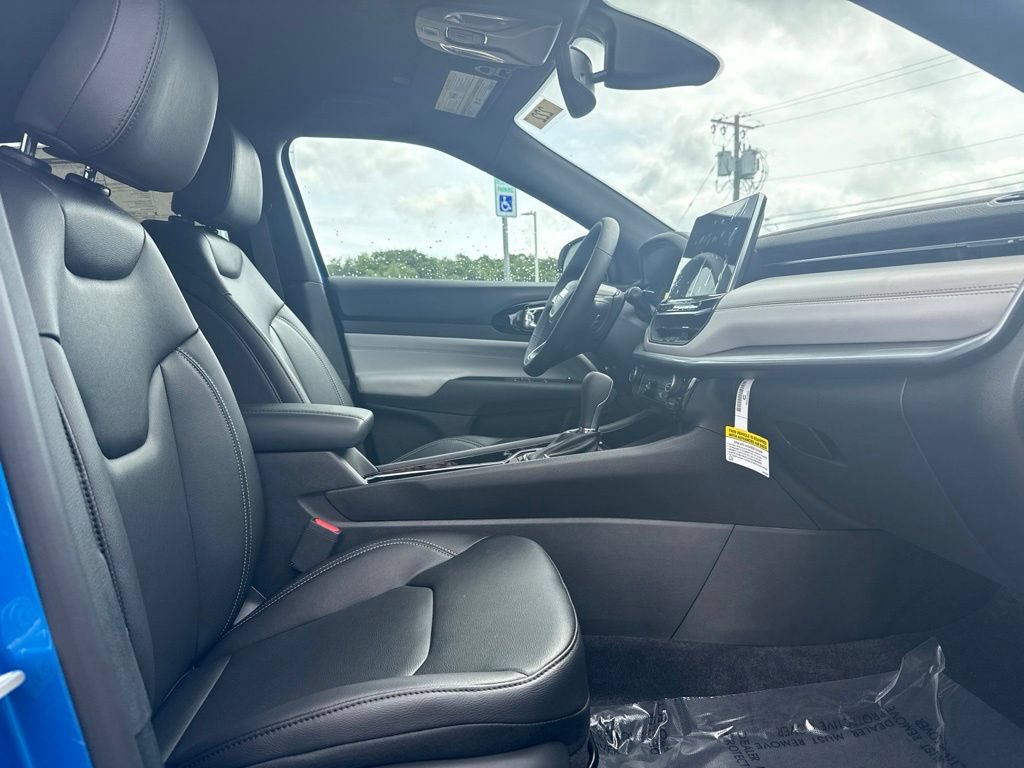 New 2026 Jeep Compass Limited AWD/4WD image 12