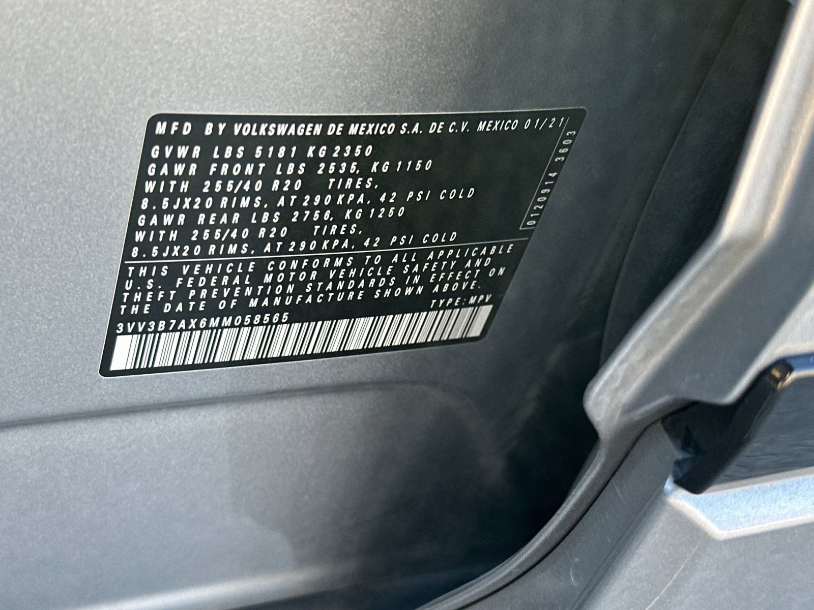 Used 2021 Volkswagen Tiguan SE R-Line image 34