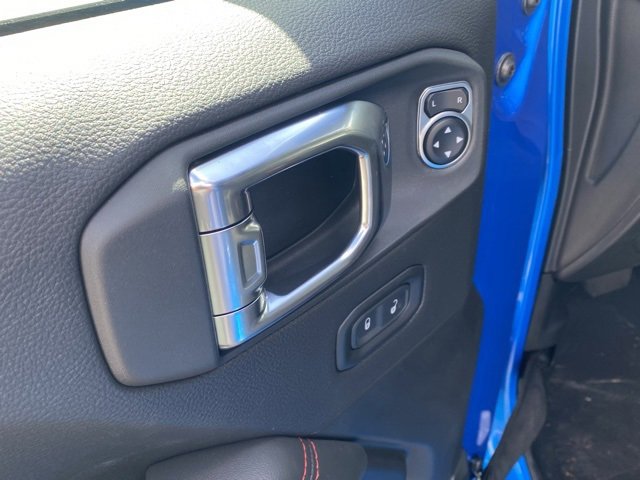 New 2025 Jeep Gladiator Rubicon image 13