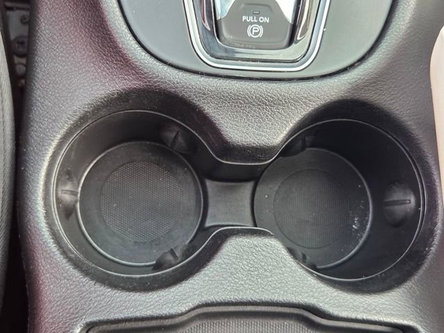 Used 2019 Jeep Cherokee Limited FWD image 17