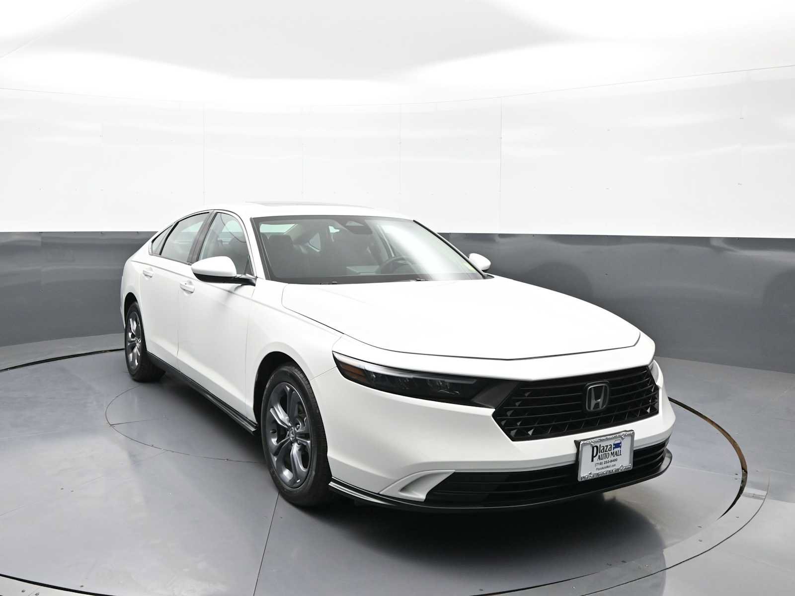 Used 2024 Honda Accord EX image 3