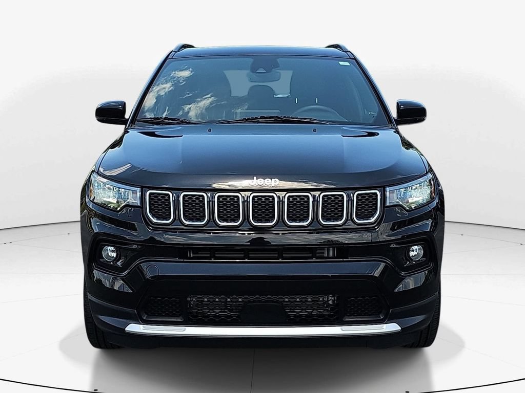 Used 2023 Jeep Compass Limited w/ Sun and Sound Group AWD/4WD image 12