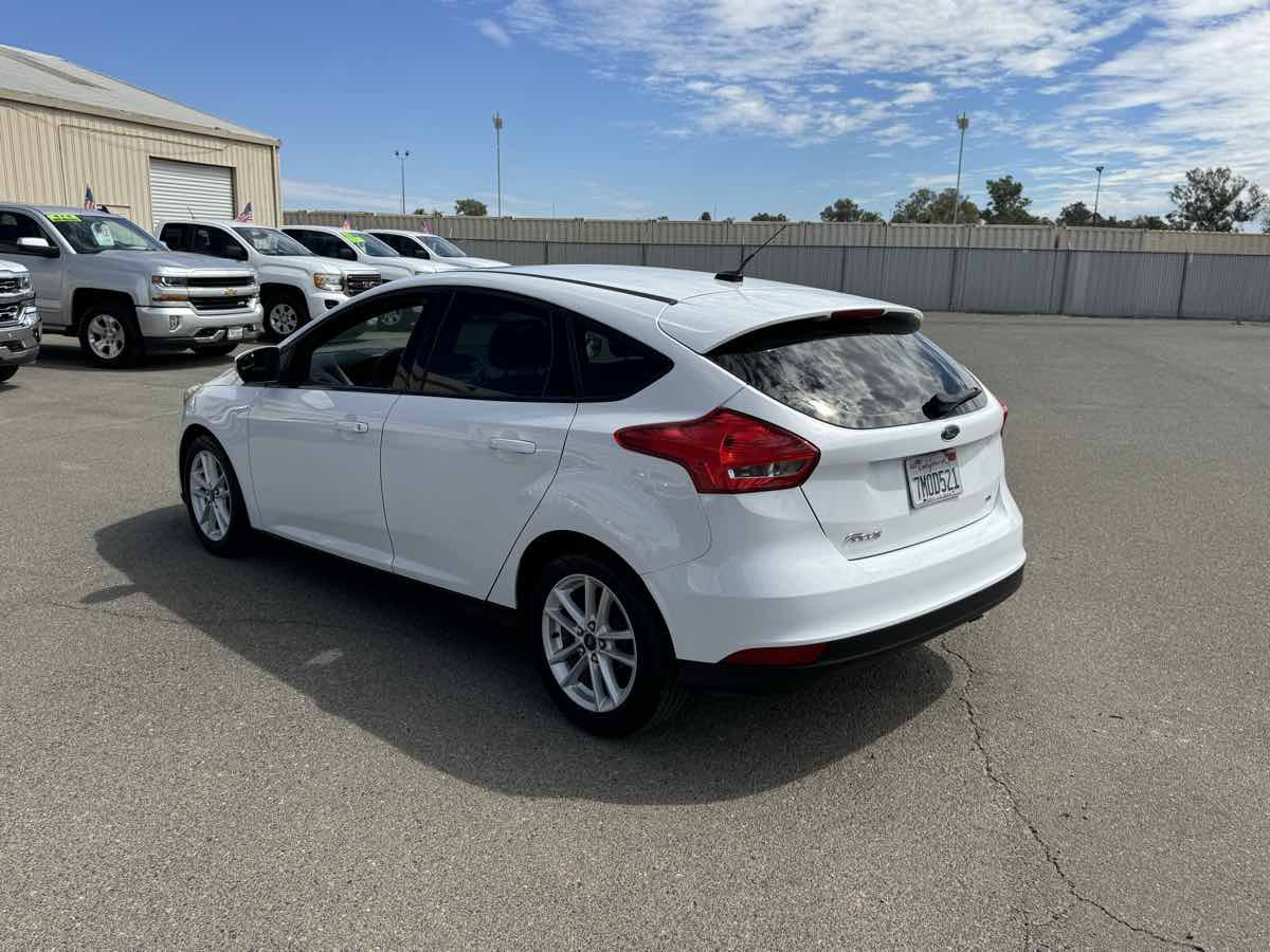 Used 2015 Ford Focus SE FWD image 7
