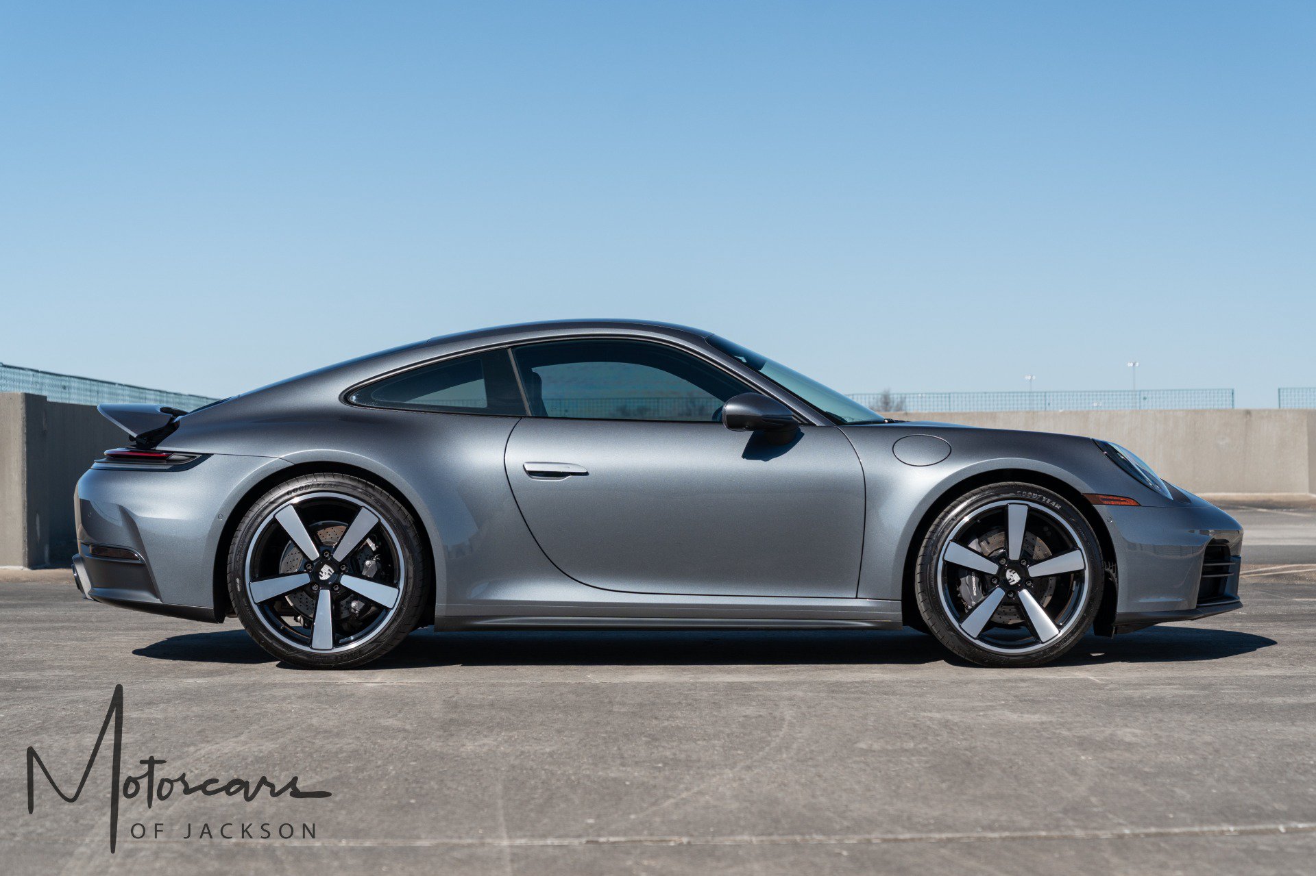 Used 2025 Porsche 911 Carrera RWD image 5