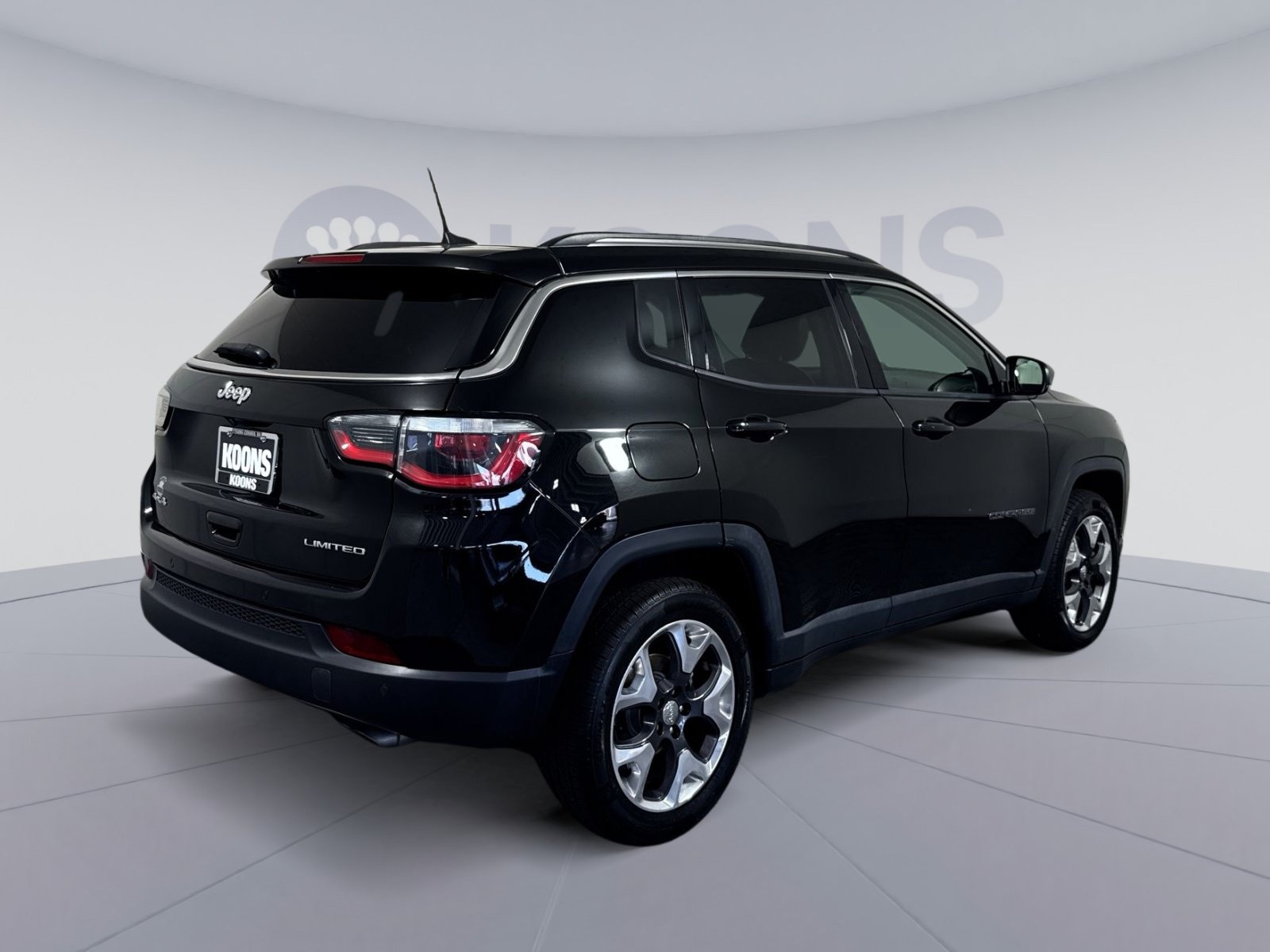 Used 2018 Jeep Compass Limited AWD/4WD image 7