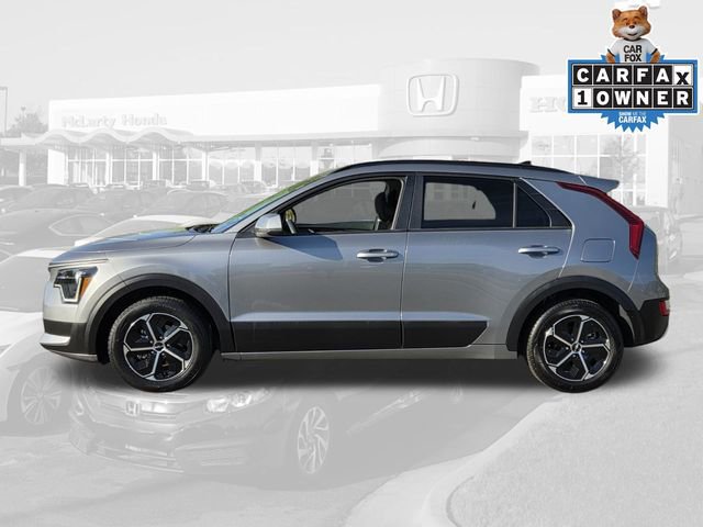 Used 2025 Kia Niro LX image 2