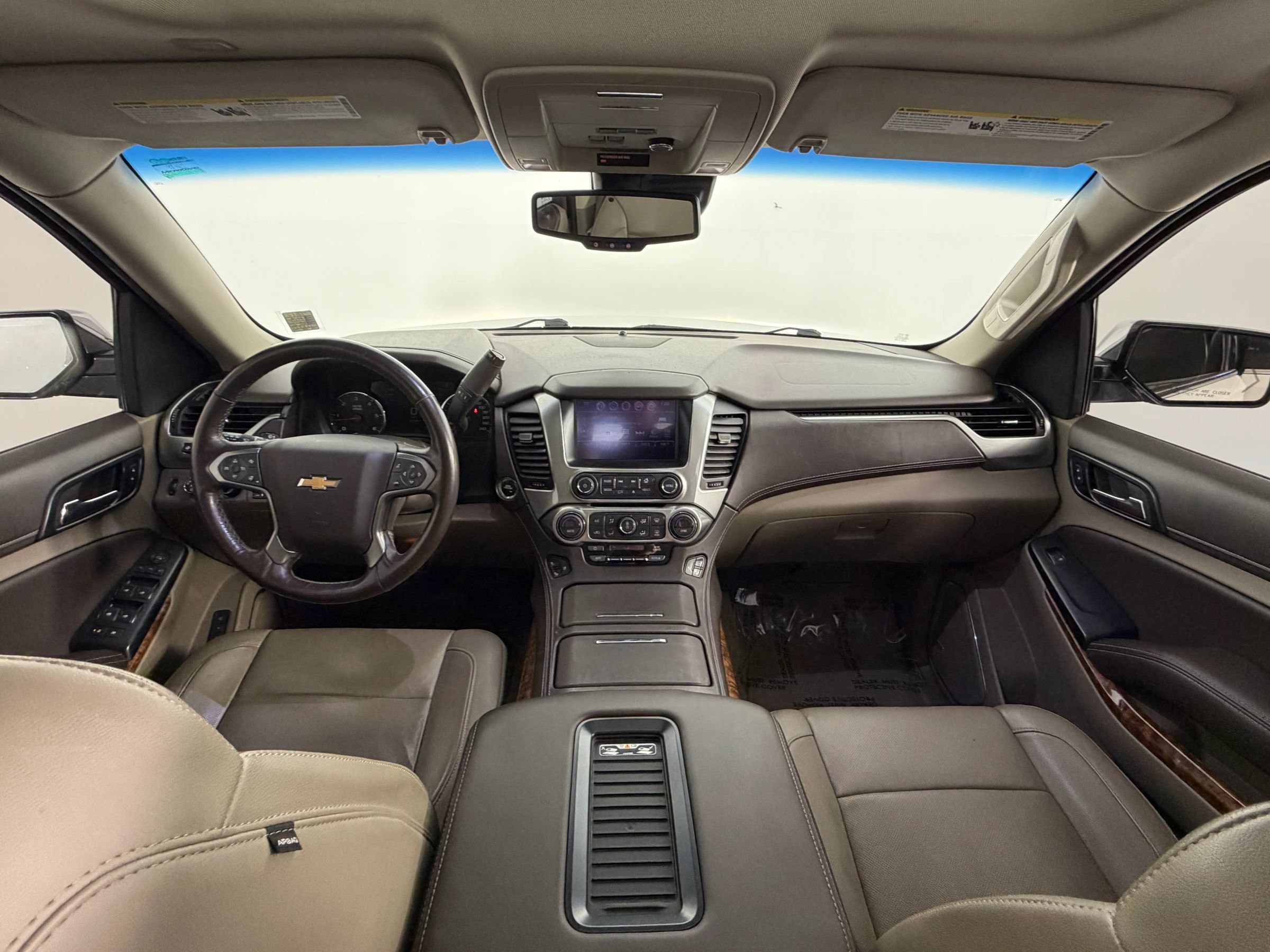 Used 2018 Chevrolet Suburban Premier AWD/4WD image 21