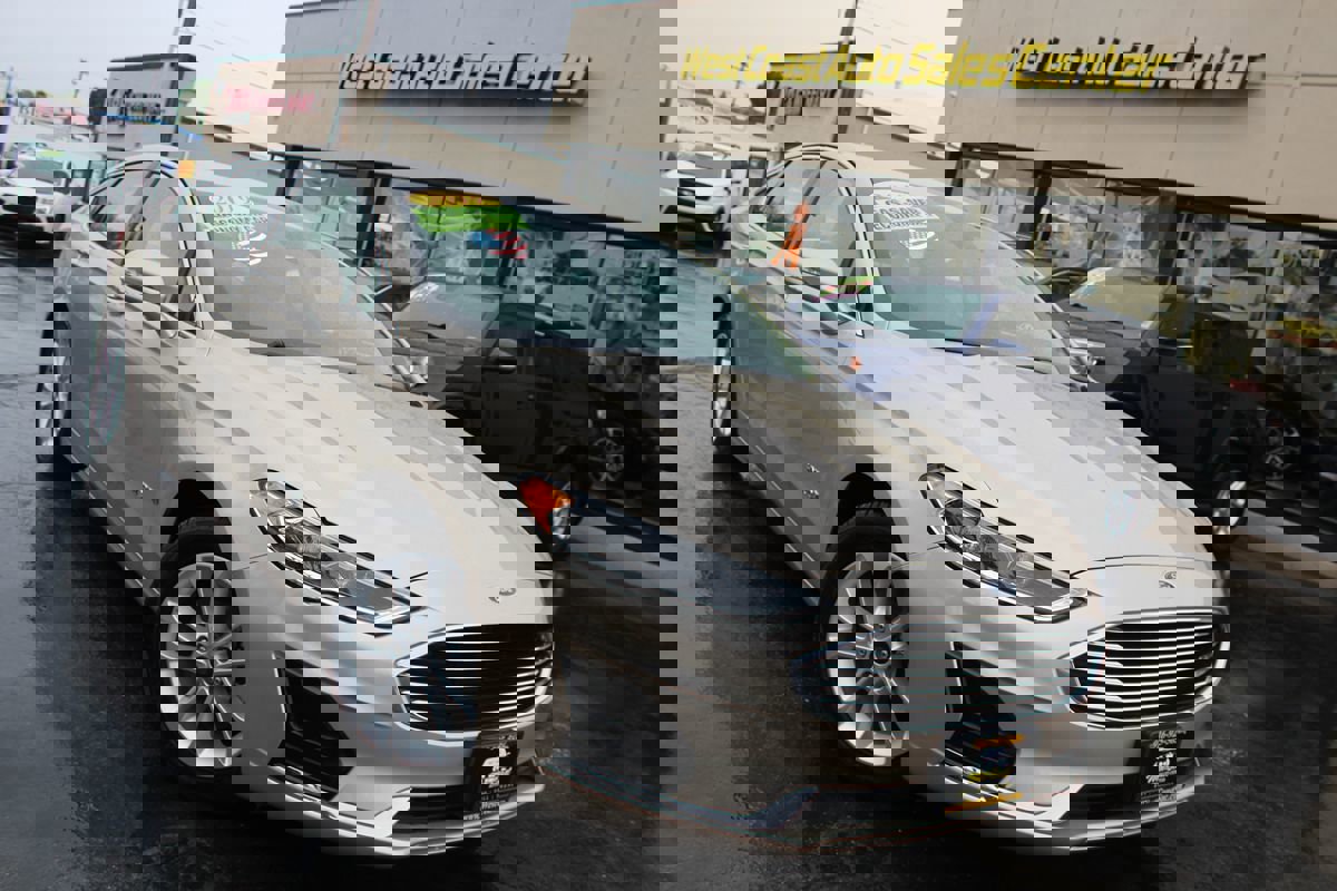 Used 2019 Ford Fusion SEL image 34