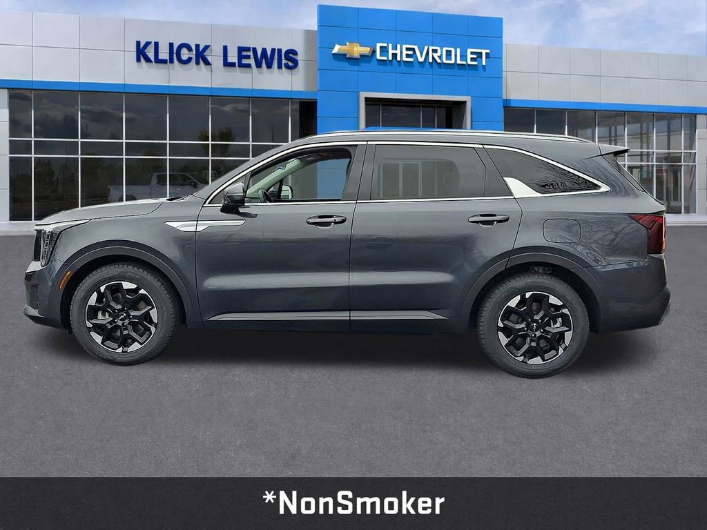 Used 2024 Kia Sorento S image 4