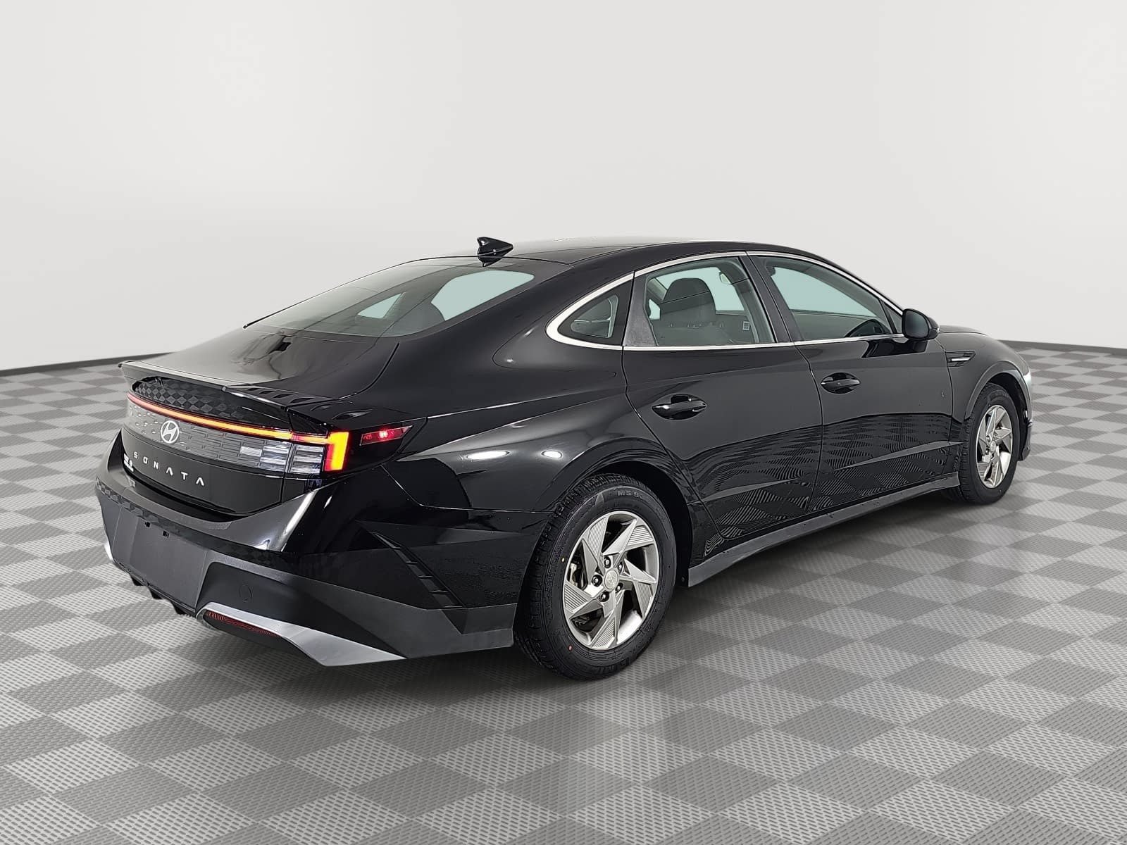 Used 2025 Hyundai Sonata SE FWD image 8
