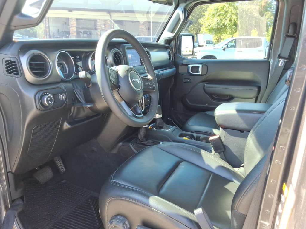 Used 2023 Jeep Gladiator Sport AWD/4WD image 21