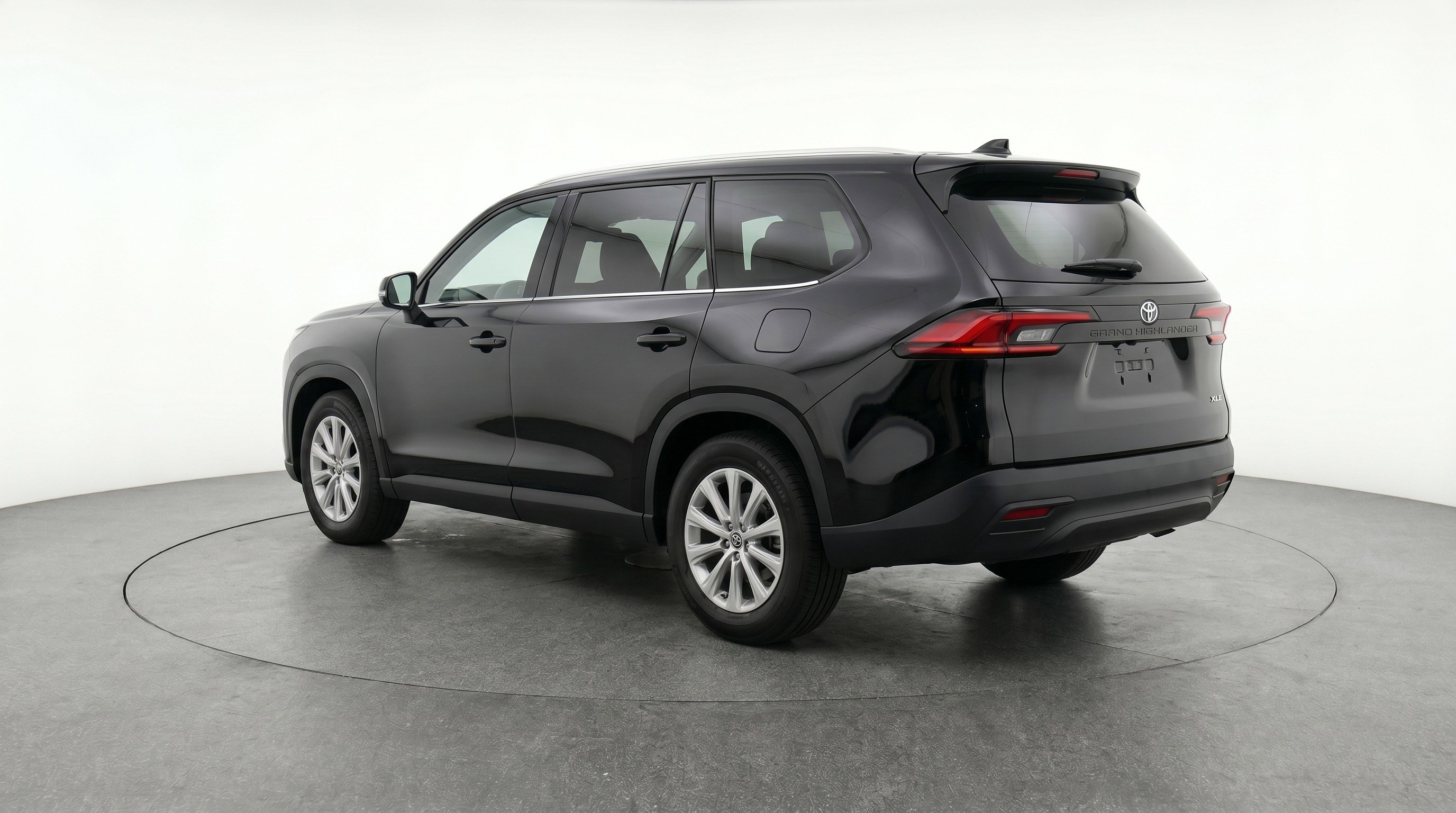 Used 2025 Toyota Grand Highlander FWD image 6