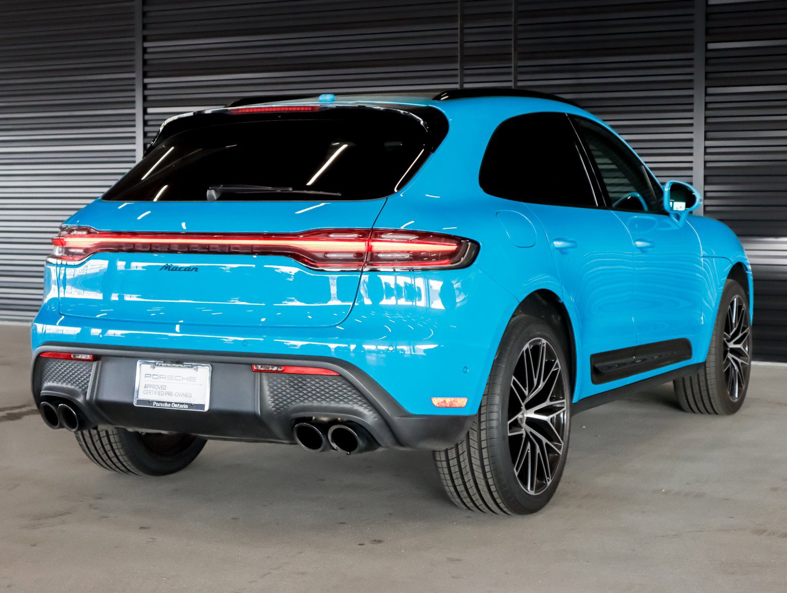 Certified 2022 Porsche Macan image 10