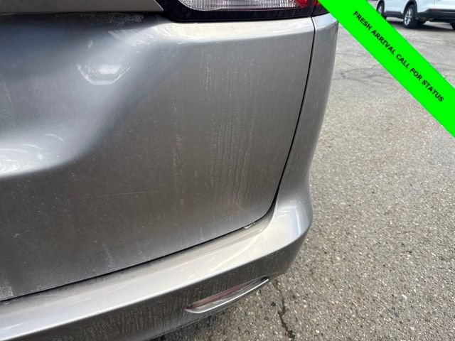 Used 2017 Chrysler Pacifica Touring FWD image 8