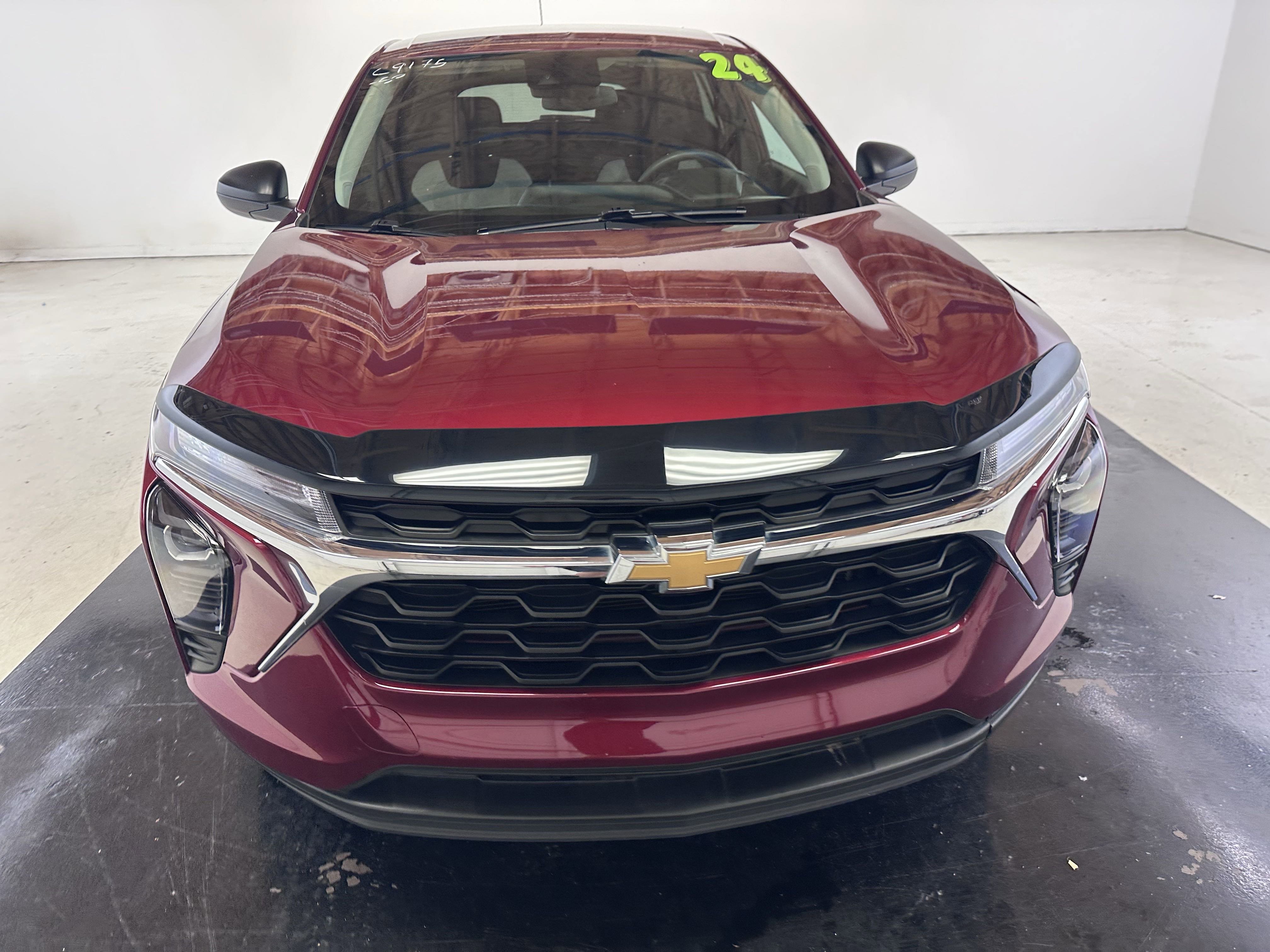 Used 2024 Chevrolet Trax LS image 4