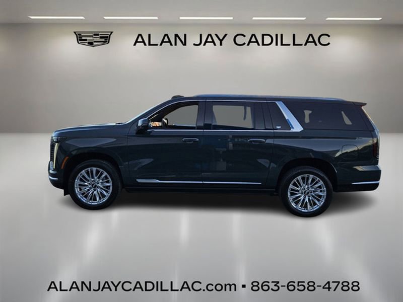 New 2026 Cadillac Escalade ESV Luxury image 2
