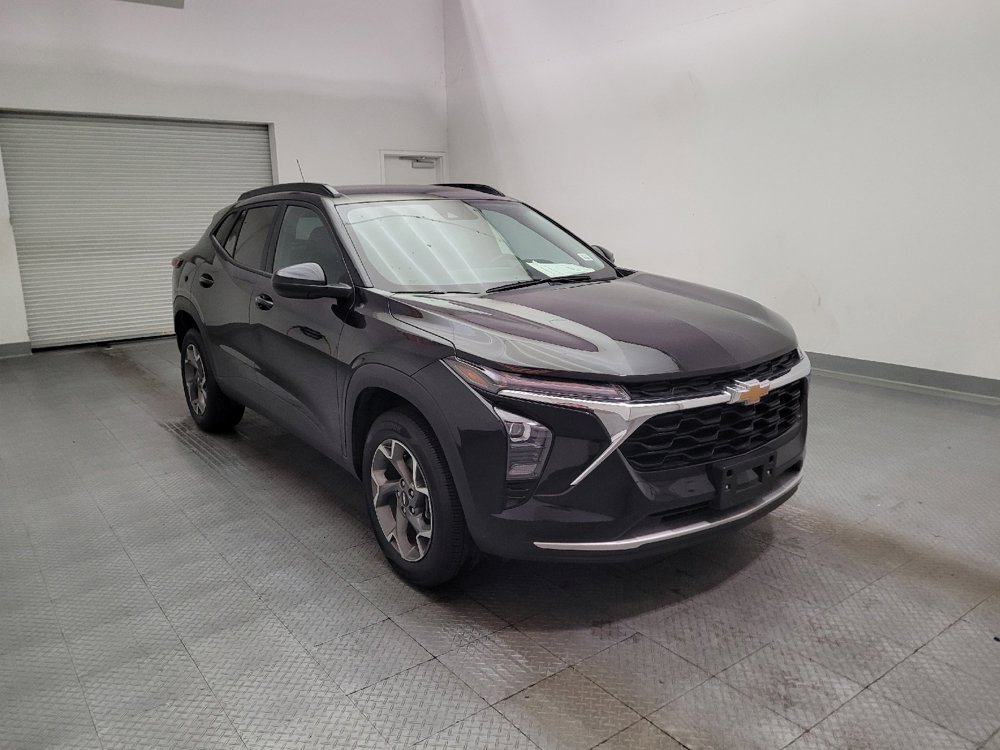 Used 2025 Chevrolet Trax LT w/ LT Convenience Package FWD image 13