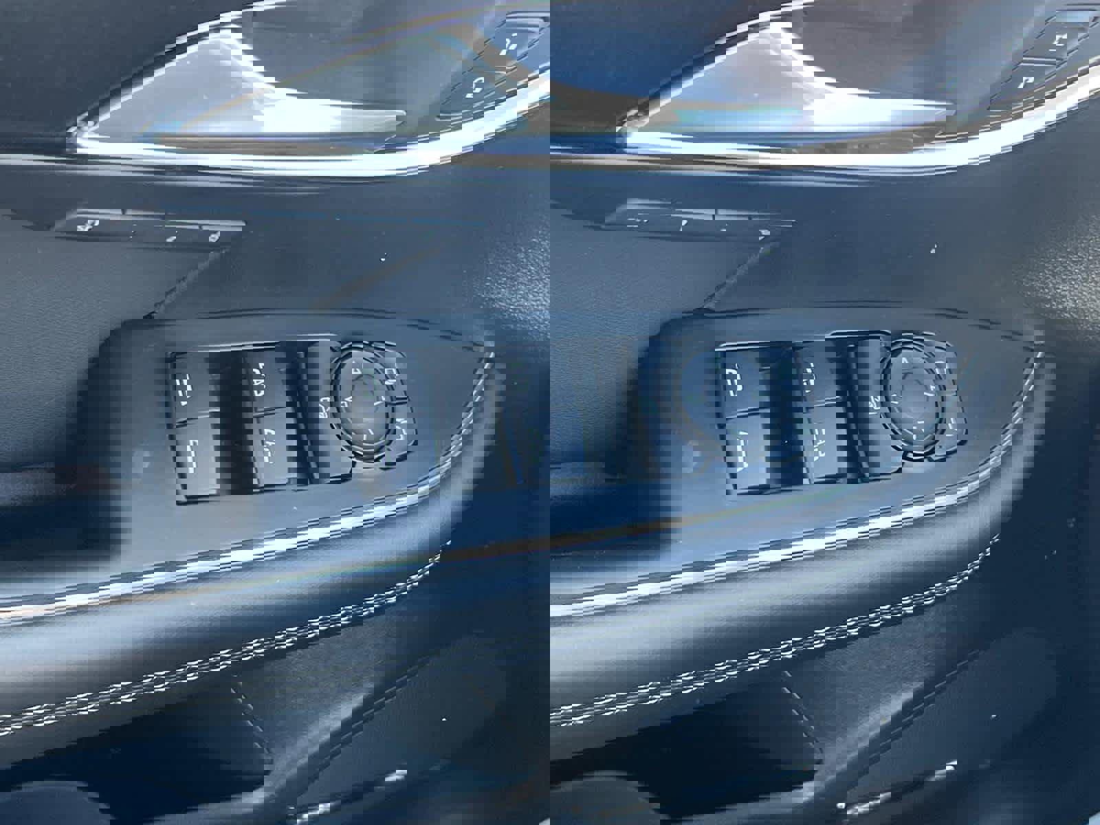 Certified 2025 Buick Envision Preferred image 23