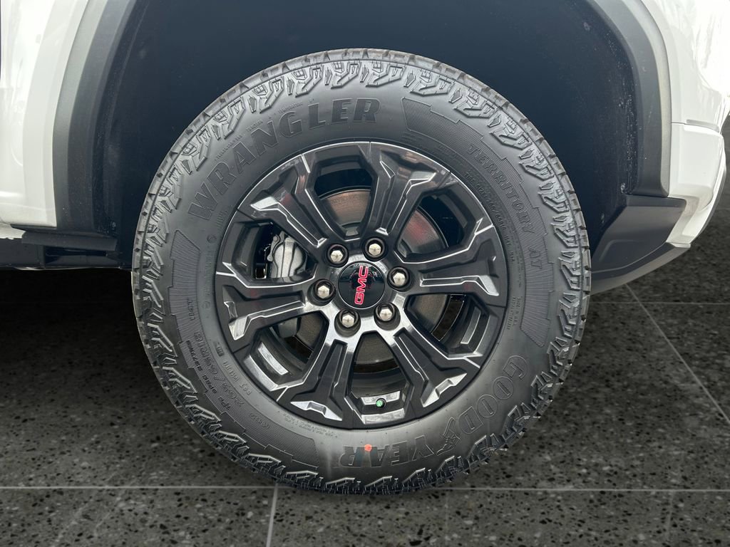 Used 2025 GMC Canyon Elevation w/ Convenience Package image 9