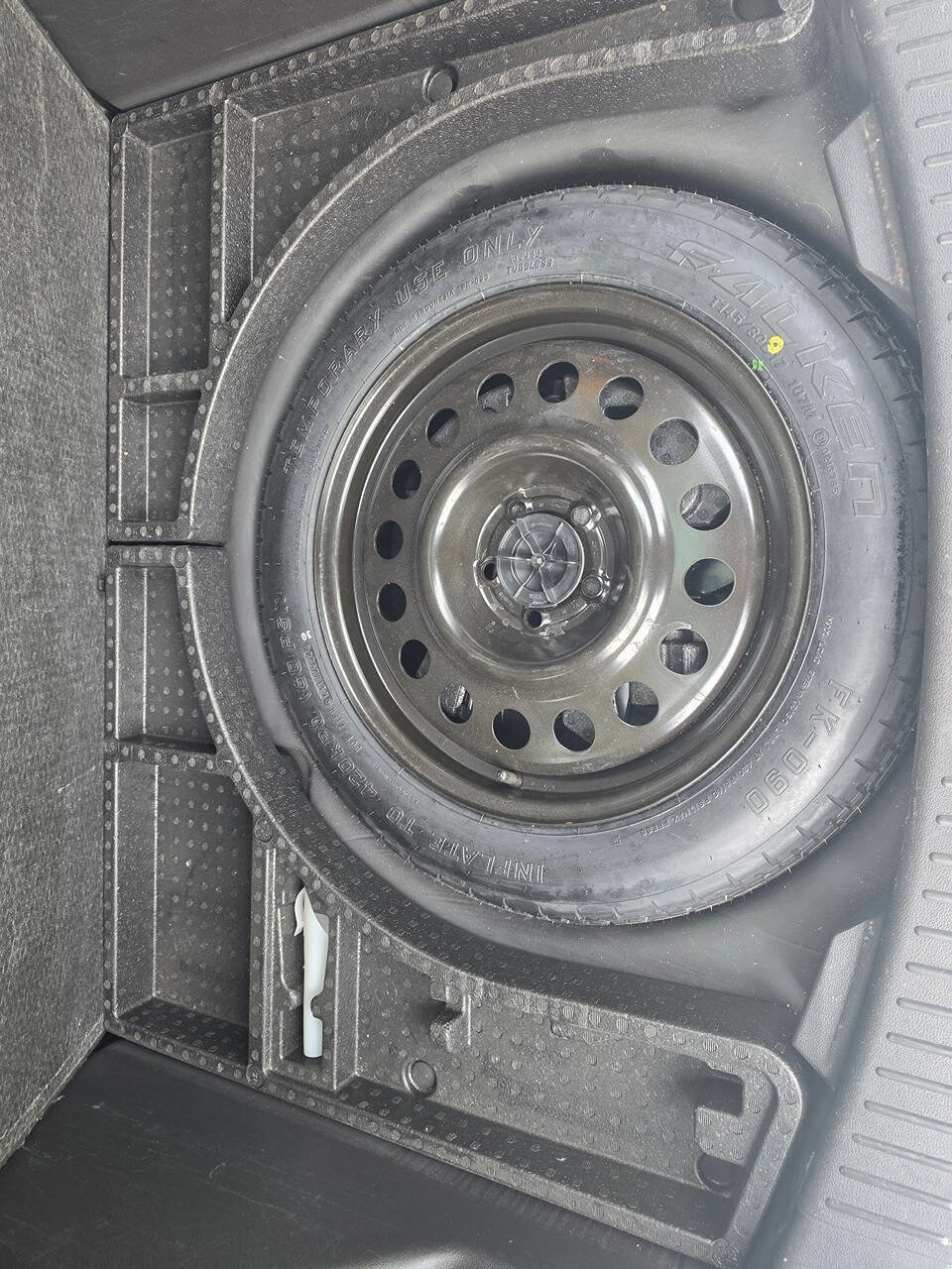 Used 2013 Ford Escape SE image 24