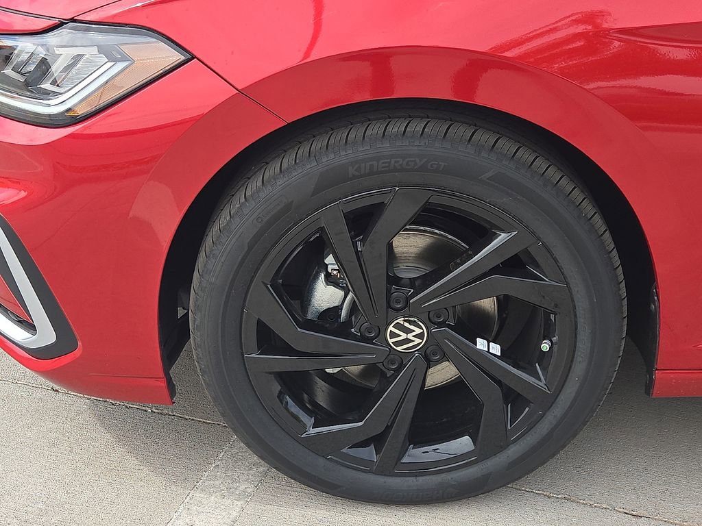 Used 2025 Volkswagen Jetta SE image 15