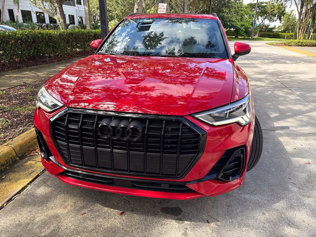 Used 2024 Audi Q3 2.0T Premium AWD/4WD image 2