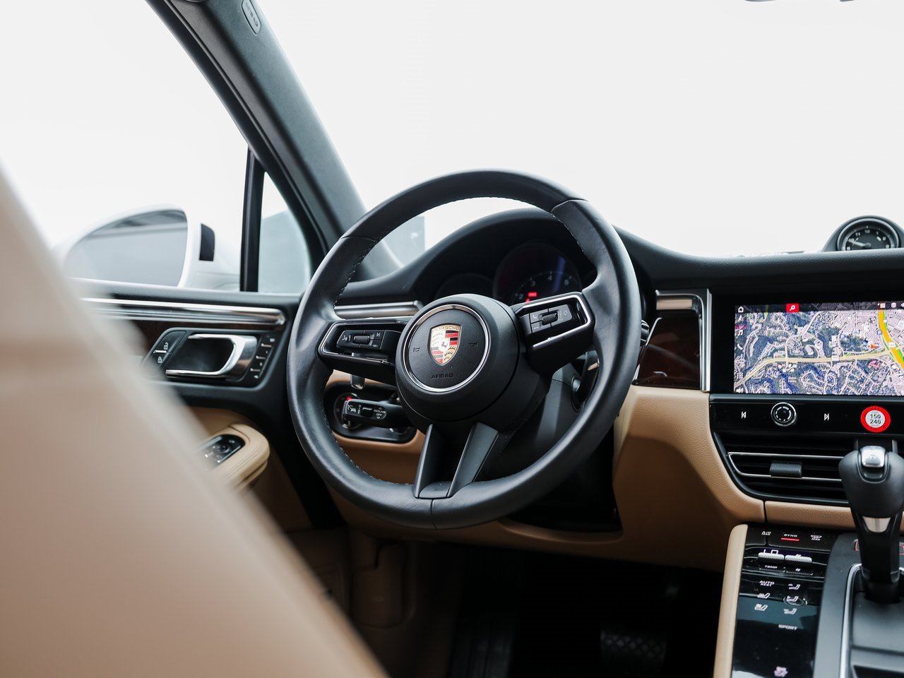 Certified 2023 Porsche Macan image 26