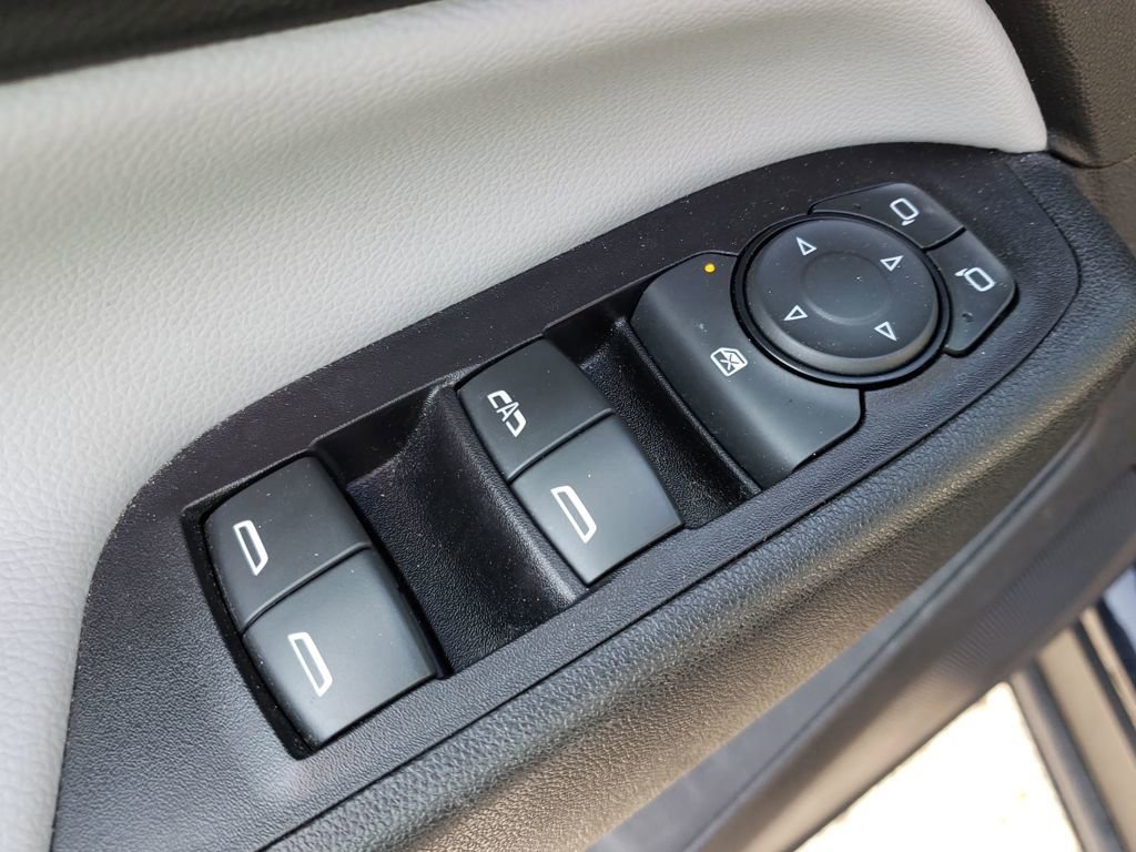 Used 2020 Chevrolet Equinox LS w/ LS Convenience Package image 11