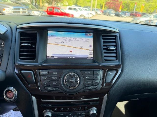 Used 2016 Nissan Pathfinder Platinum w/ Family Entertainment Package AWD/4WD image 25