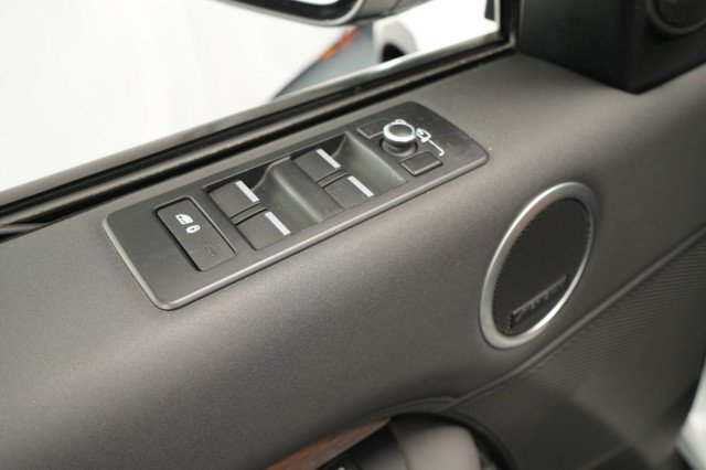 Used 2019 Land Rover Discovery HSE AWD/4WD image 30
