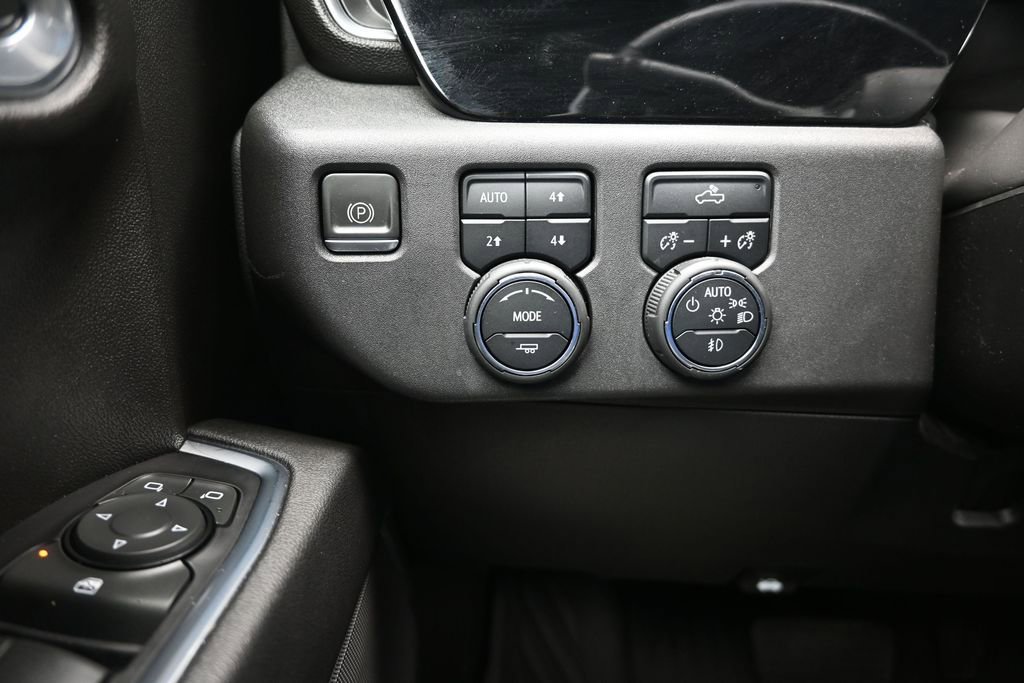 Used 2022 Chevrolet Silverado 1500 LT Trail Boss AWD/4WD image 16