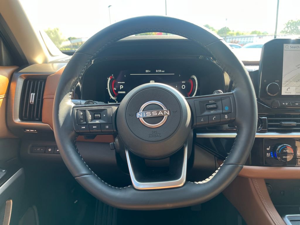 Used 2025 Nissan Pathfinder Platinum FWD image 25