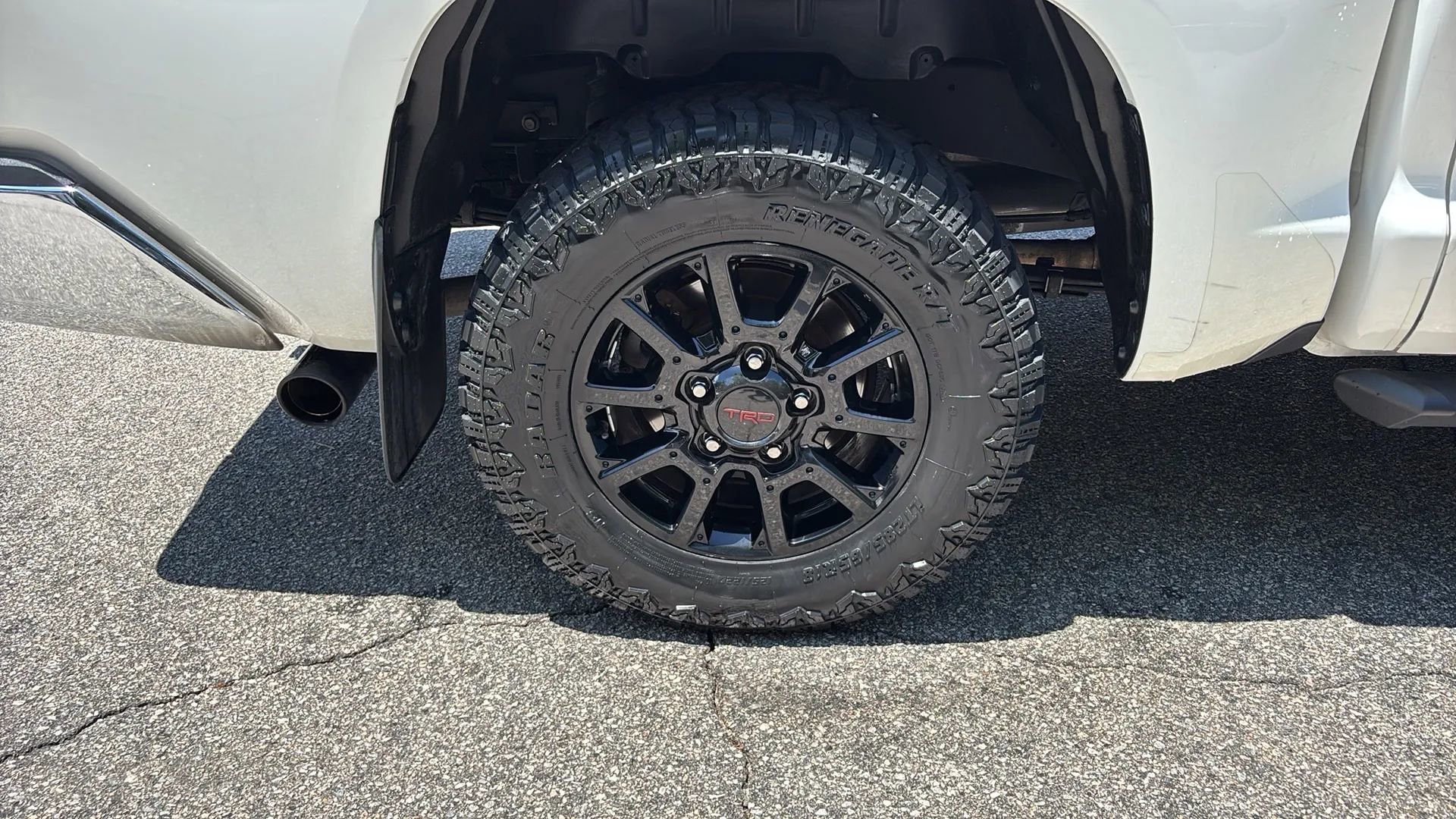 Used 2020 Toyota Tundra SR5 w/ SR5 Upgrade Package image 24