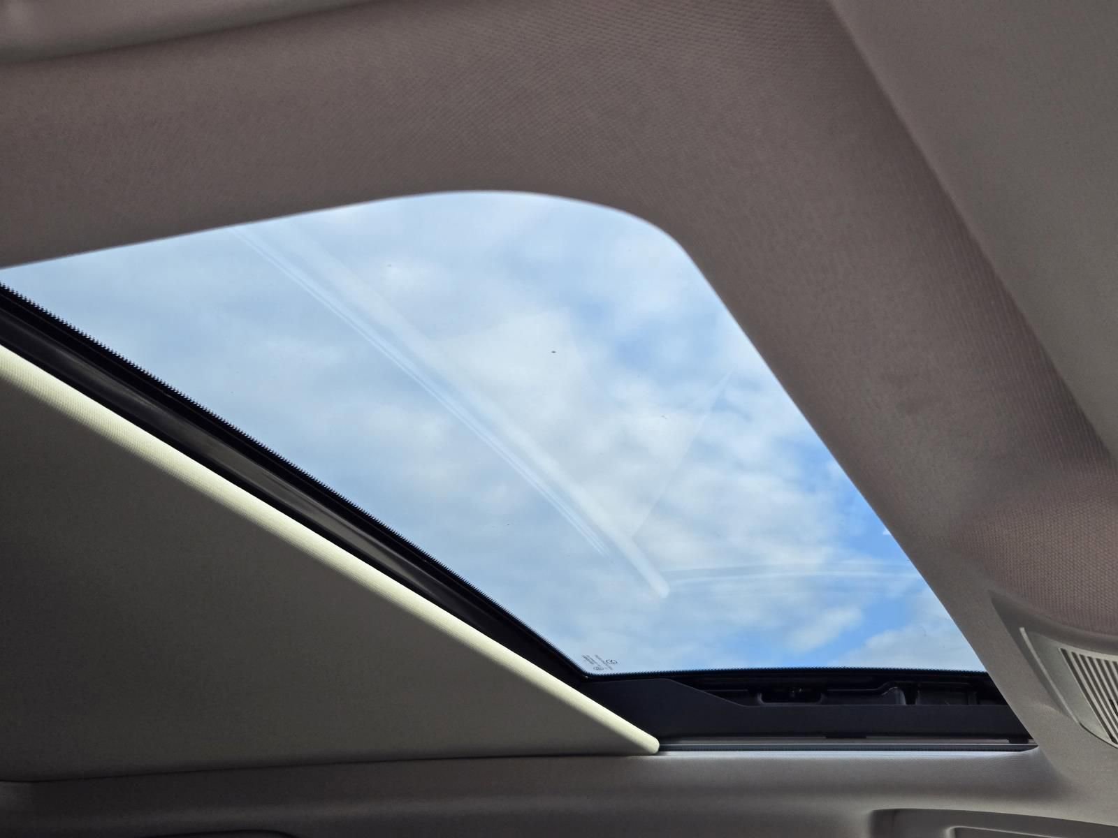 Certified 2025 MAZDA CX-50 2.5 Hybrid w/ Premium Plus Pkg image 12