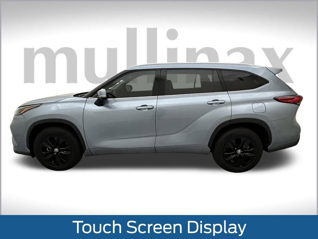 Used 2022 Toyota Highlander XLE image 12