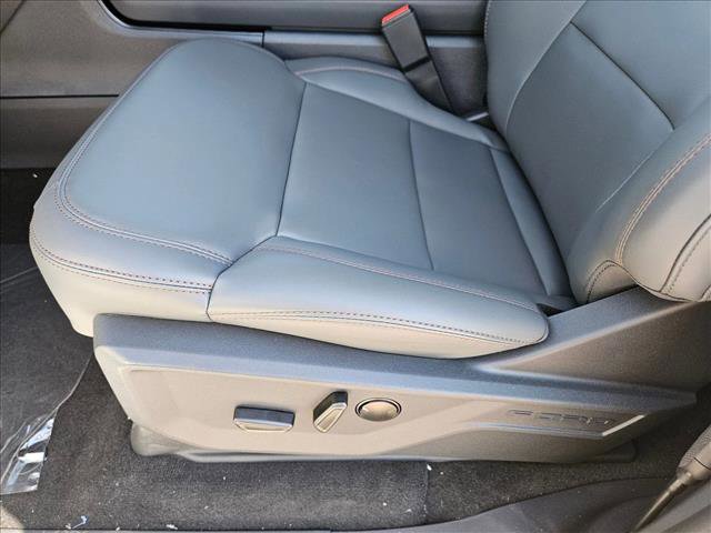 New 2025 Ford Expedition Active image 4