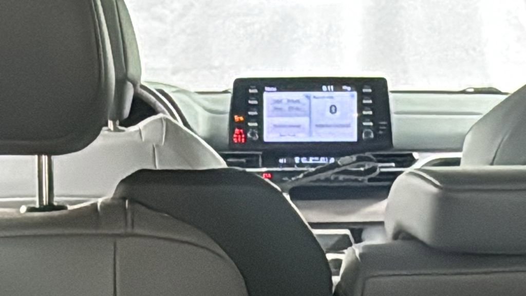 Used 2024 Toyota Sienna XLE image 19