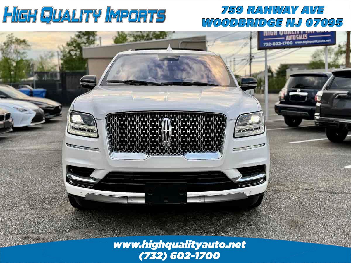 Used 2018 Lincoln Navigator Select w/ Technology Package AWD/4WD image 2