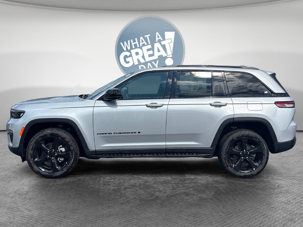 New 2025 Jeep Grand Cherokee Limited w/ Luxury Tech Group II AWD/4WD image 7