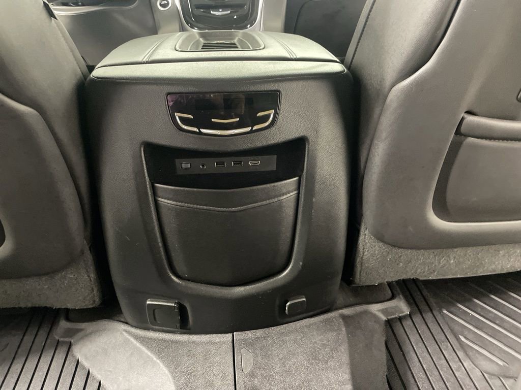 Used 2019 Cadillac Escalade Premium Luxury AWD/4WD image 21