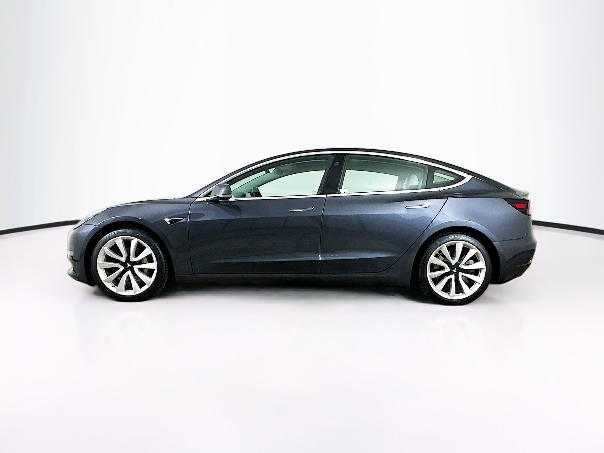 Used 2018 Tesla Model 3 Long Range AWD/4WD image 4